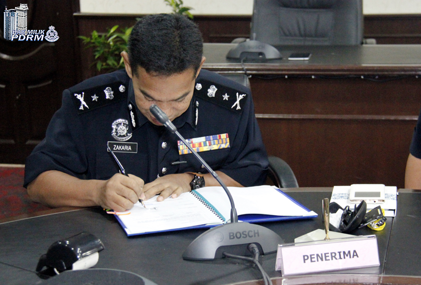 MAJLIS SERAH TERIMA TUGAS KETUA PENOLONG PENGARAH (HAL 