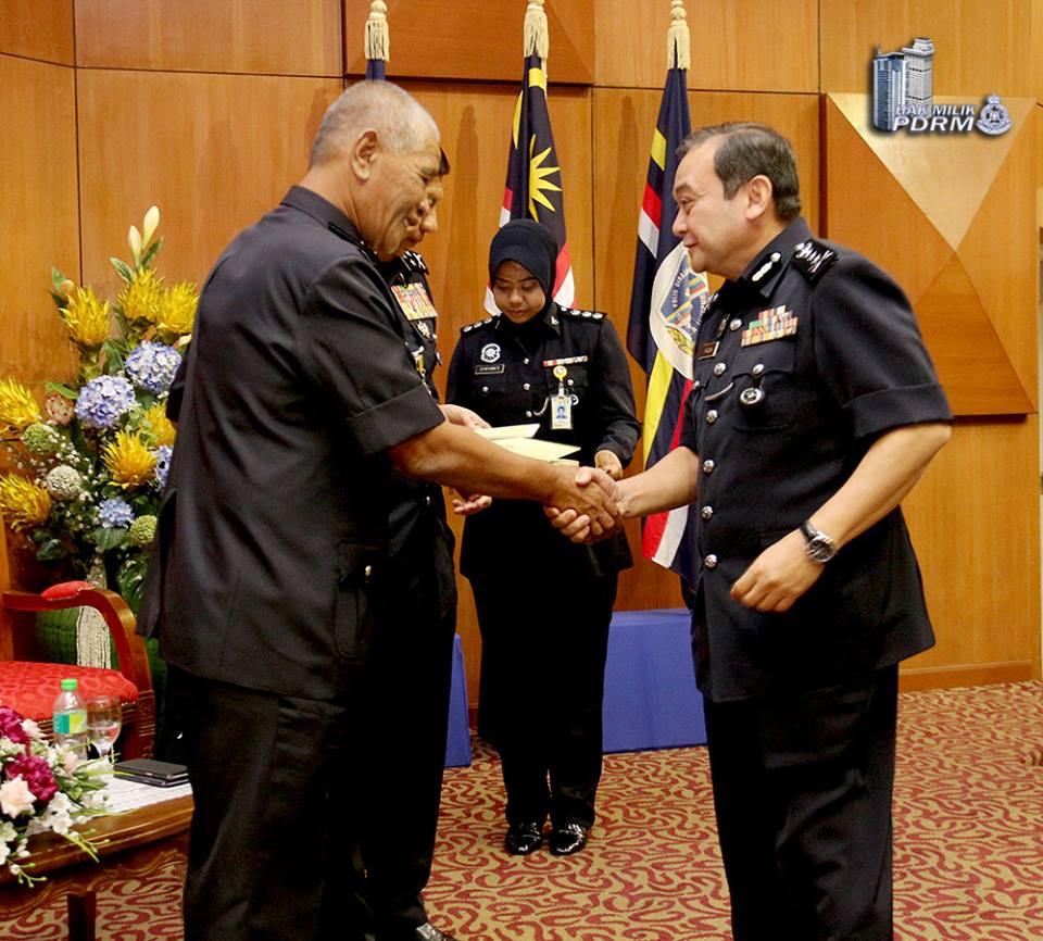 30123844_1876470725696559_2088040056074698842_n