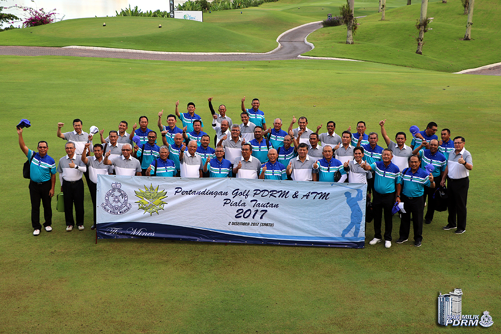 Sesi bergambar kenangan Ketua Polis Negara, Panglima Angkatan Tentera, dan pegawai-pegawai kanan PDRM-ATM yang mengambil bahagian dalam kejohanan golf pada hari ini. 1