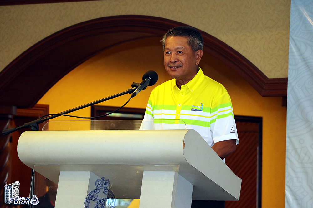 DCP Dato' Ruslan Hassan mengumumkan para pemenang dalam kejohanan golf pada hari ini.. 44