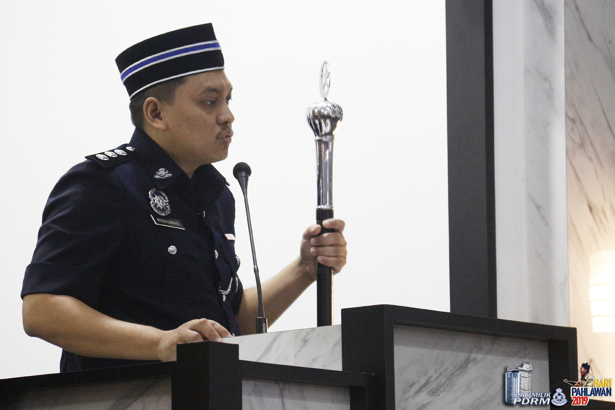 khutbah Jumaat yang disampaikan oleh ASP Kesejahteraan Organisasi (I), Bahagian Agama dan Kaunseling (BAKA), Jabatan Integriti dan Pematuhan Standard (JIPS), ASP Muhammad Ridhuwan Zaini Al-Hafiz bertajuk ‘Suburkan Kasih Sayang, Hindari Permusuhan’. _MG_0883